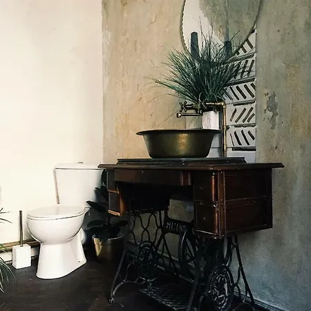 Vintage Chic Art Design Central Studio With Bath Апартаменти *