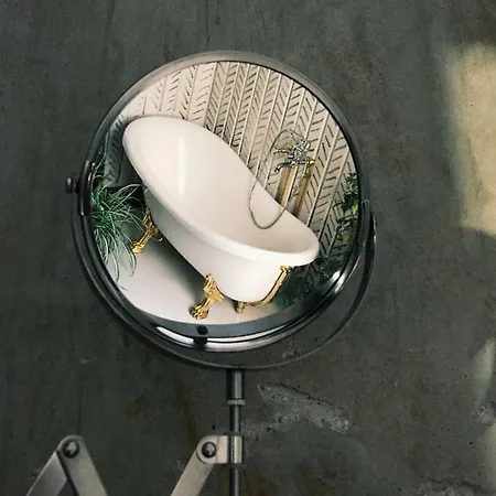 Vintage Chic Art Design Central Studio With Bath