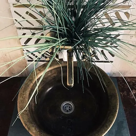 Vintage Chic Art Design Central Studio With Bath